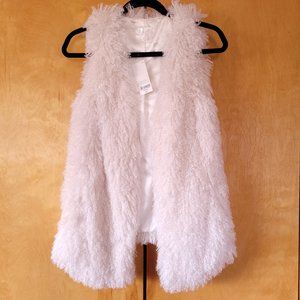 New Women's fuzzy ivory vest